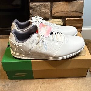 Skechers GO GOLF White Spikeless Men’s Golf Shoes Size 10.5